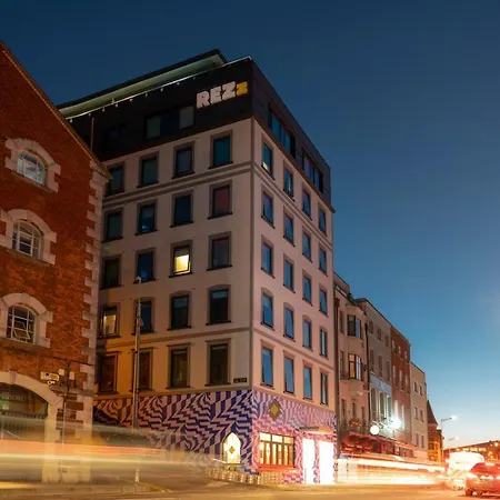 Rezz Hotel