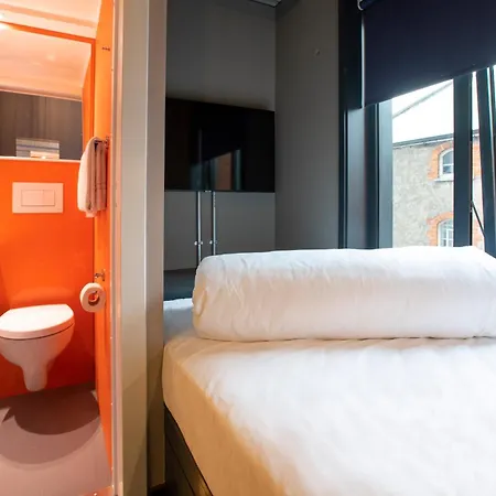 Rezz Hotel