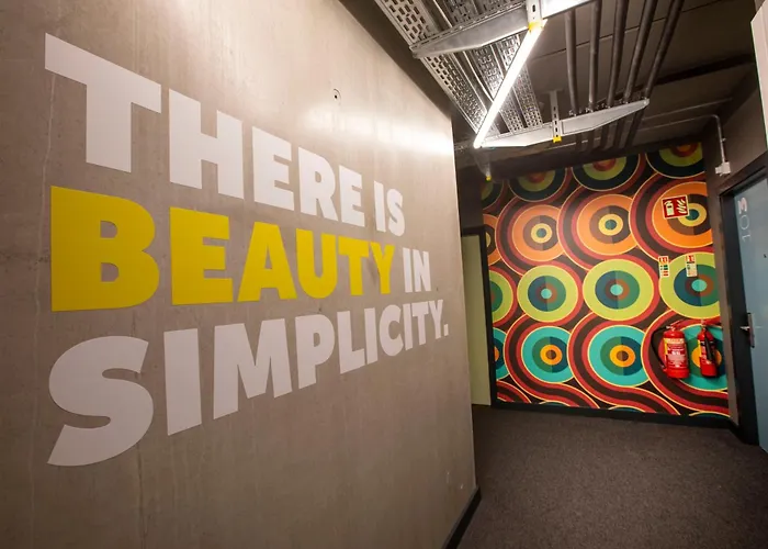 Rezz Отель Корк